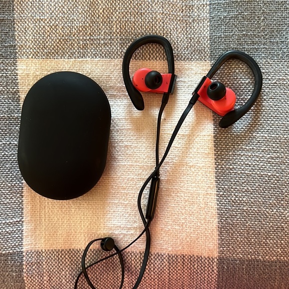 Beats By Dr. Dre Powerbeats3 Wireless Earphones - Picture 2 of 2